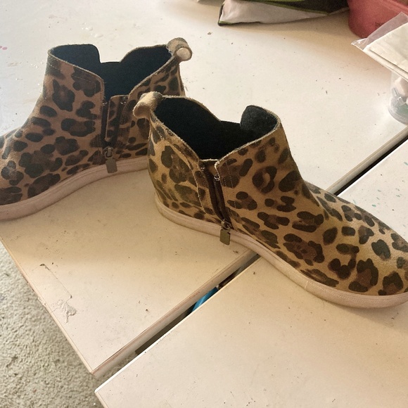 Blondo Leopard-Print Waterproof Booties - Picture 1 of 5